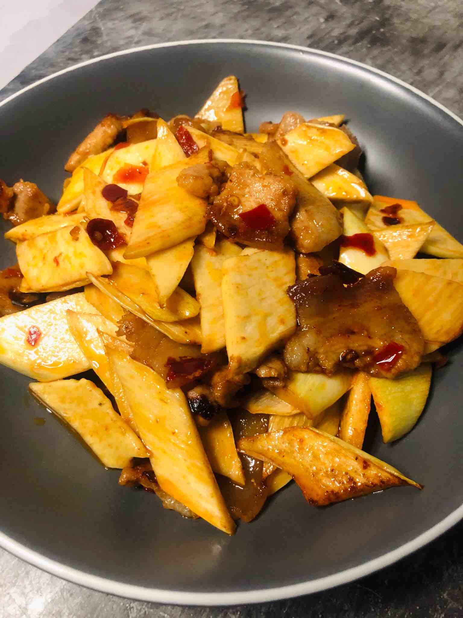 茭白炒肉的做法-家常味炒菜譜