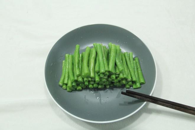 不一樣的家常菜，花生醬蘸汁豆角的做法-咸鮮味拌菜譜