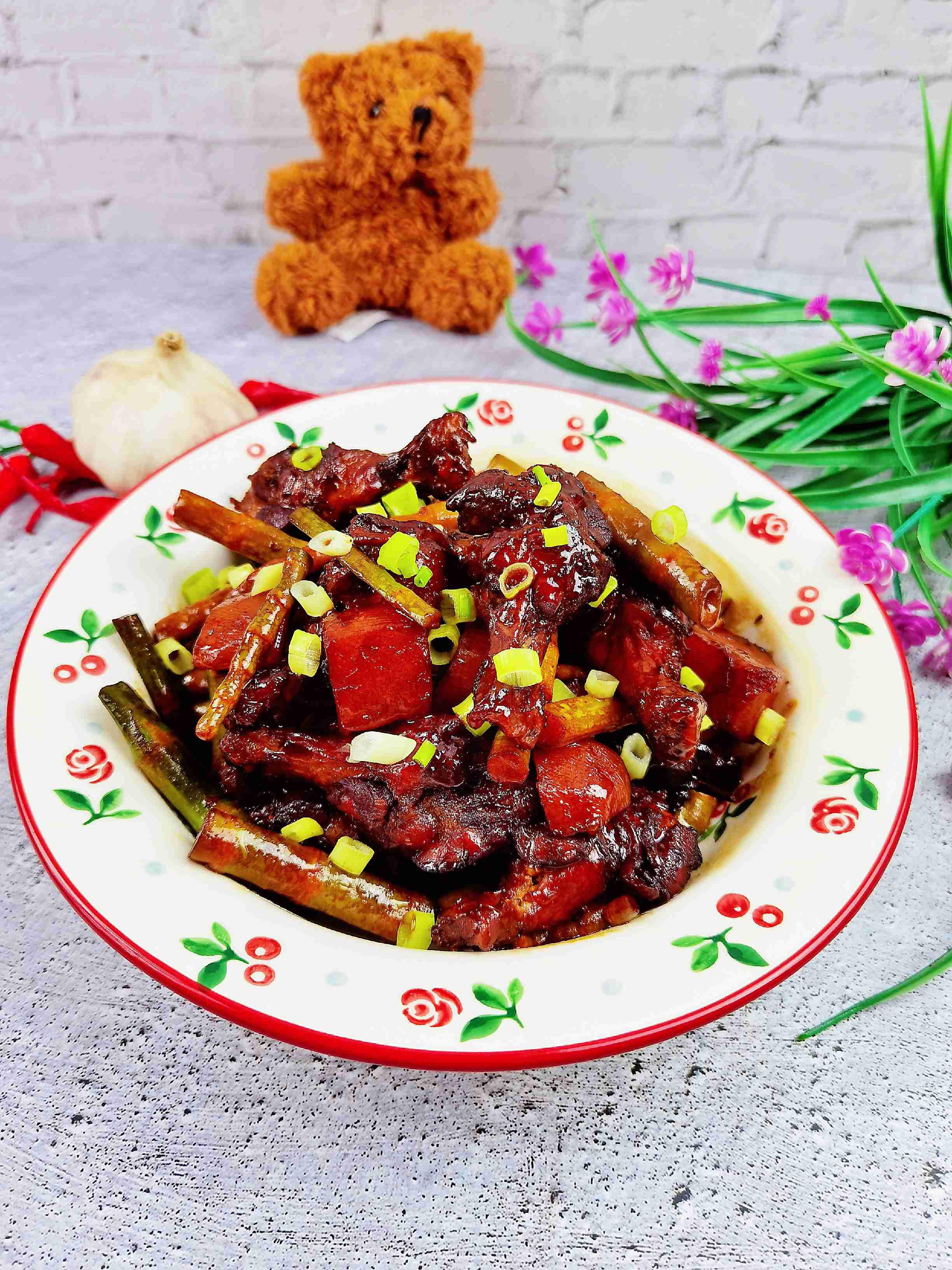 雞腿的花式做法-雞腿燜野筍，配菜豐富，營養美味，孩子超愛吃的做法-家常味燜菜譜