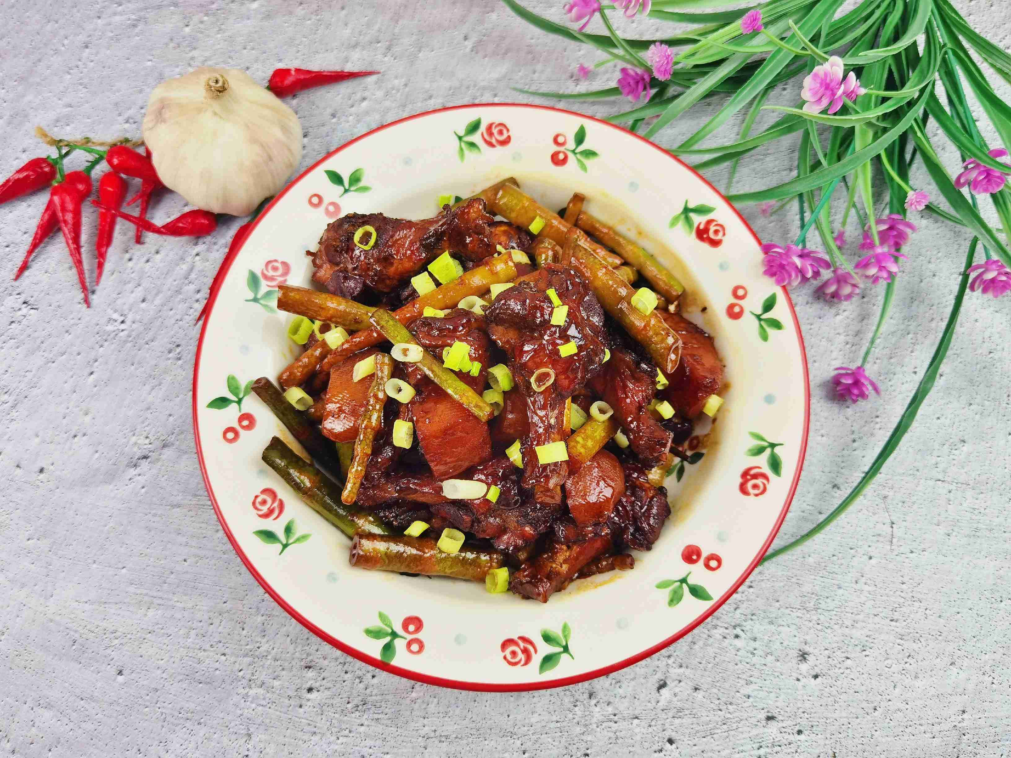 雞腿的花式做法-雞腿燜野筍，配菜豐富，營養美味，孩子超愛吃的做法-家常味燜菜譜