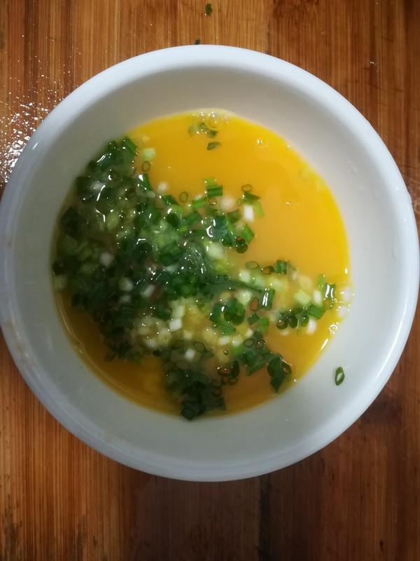 蔥花煎蛋的做法-咸鮮味煎菜譜