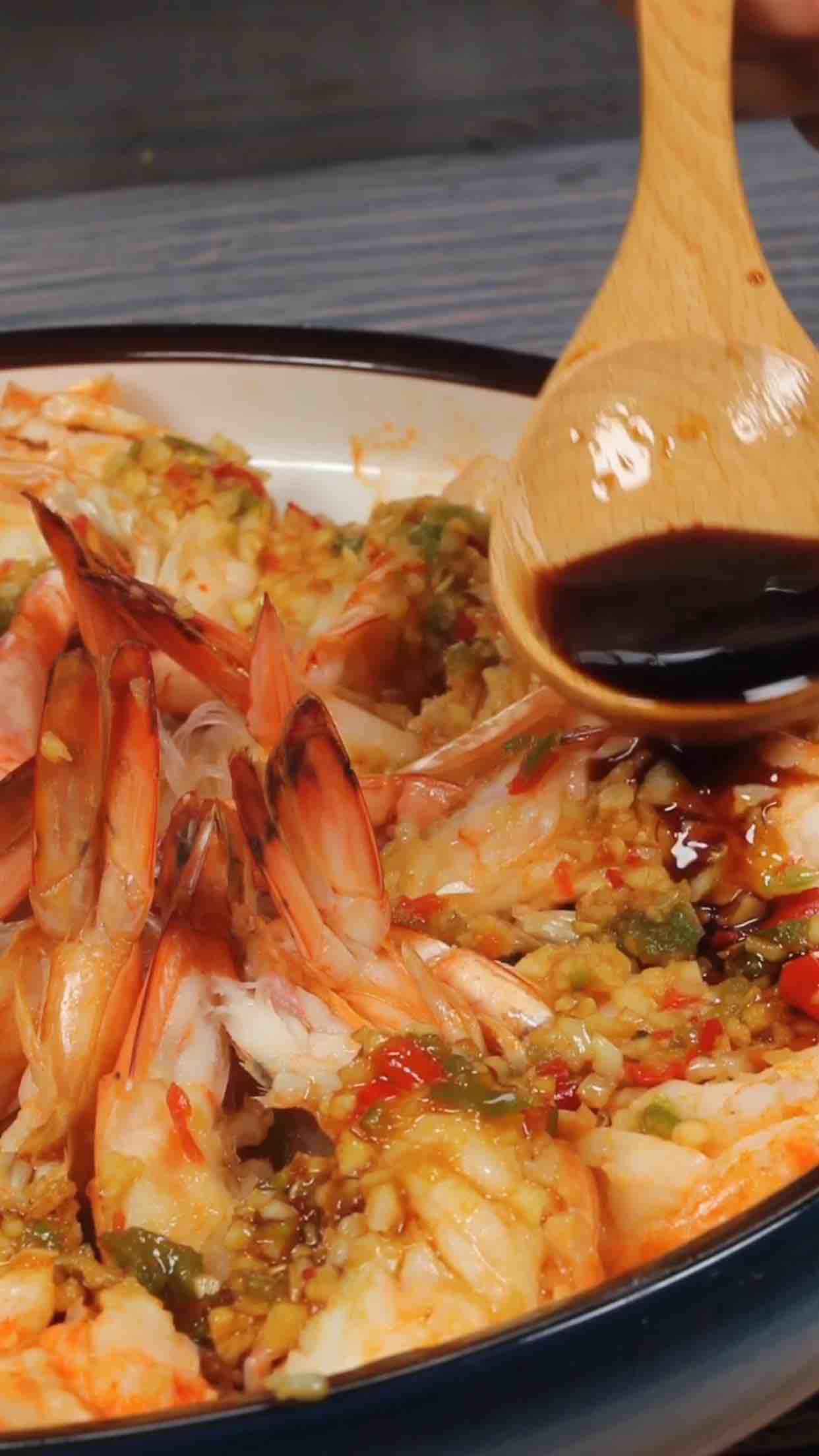 劈腿大蝦的做法-咸鮮味蒸菜譜