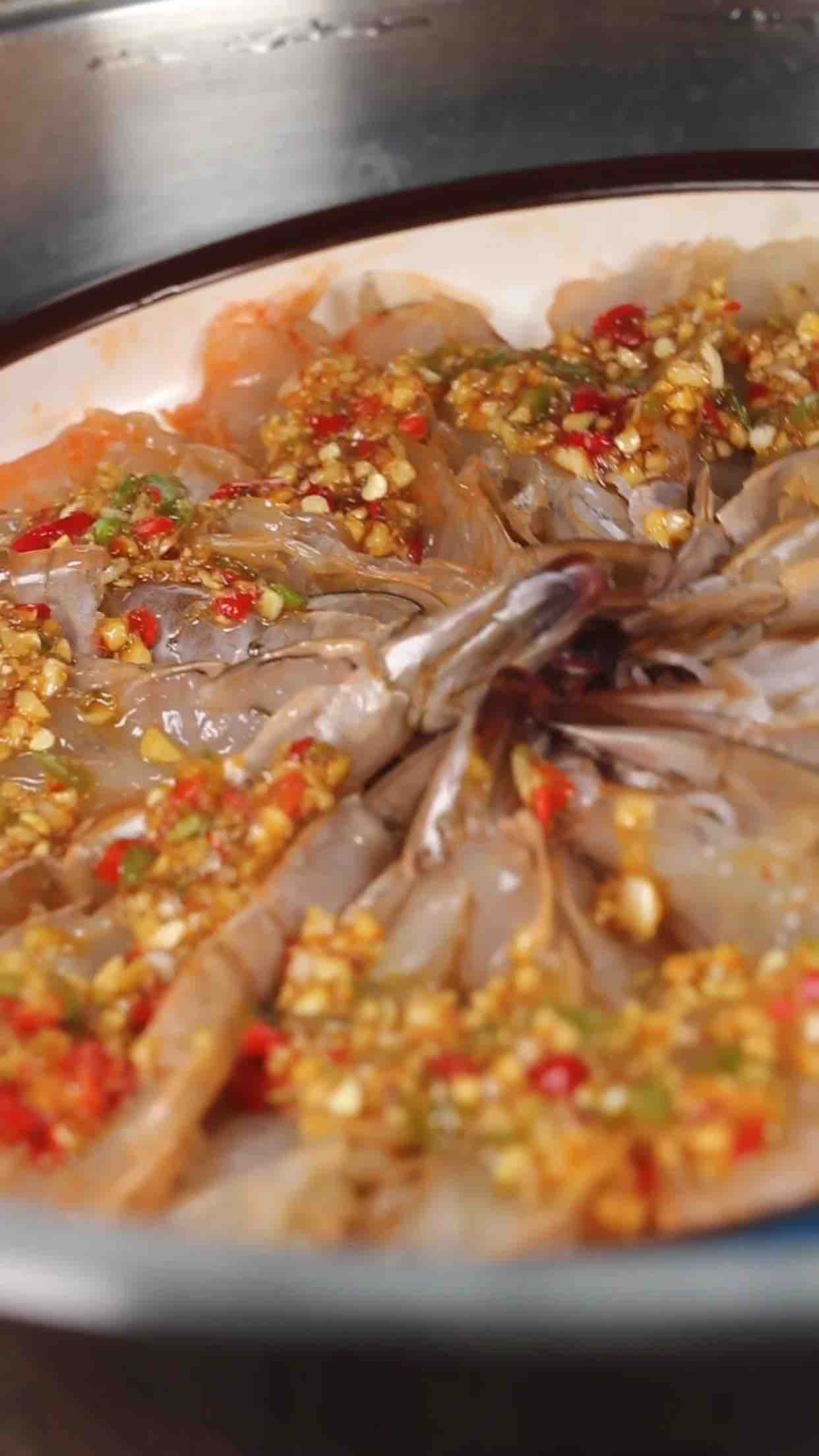 劈腿大蝦的做法-咸鮮味蒸菜譜