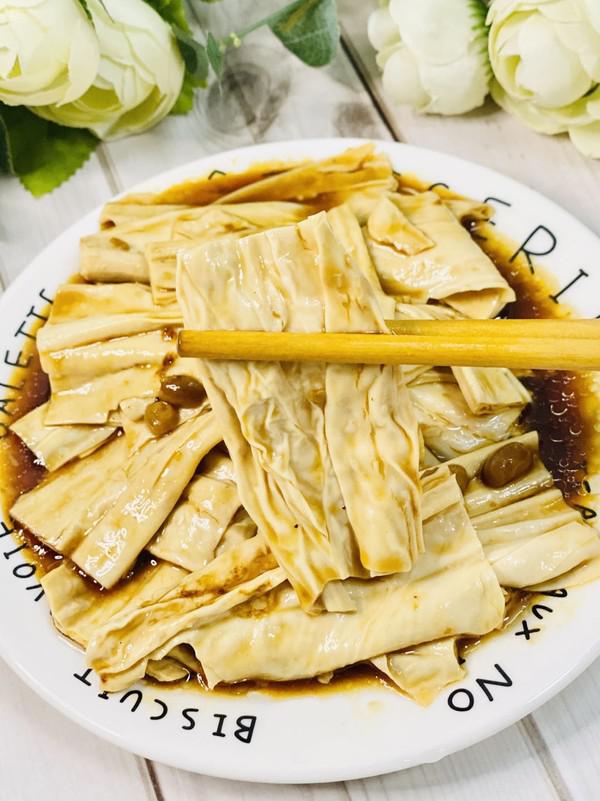 夏日涼拌吃腐竹，爽滑可口，撈一撈超好吃的做法-家常味煮菜譜