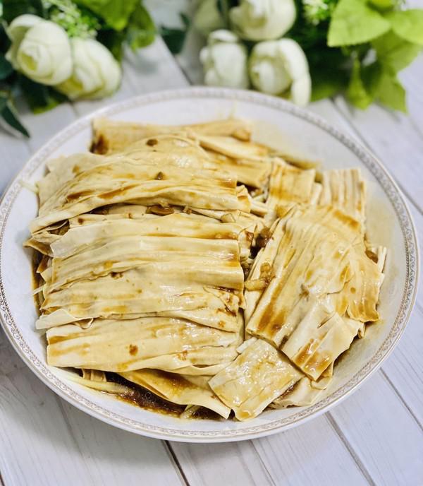 夏日涼拌吃腐竹，爽滑可口，撈一撈超好吃的做法-家常味煮菜譜