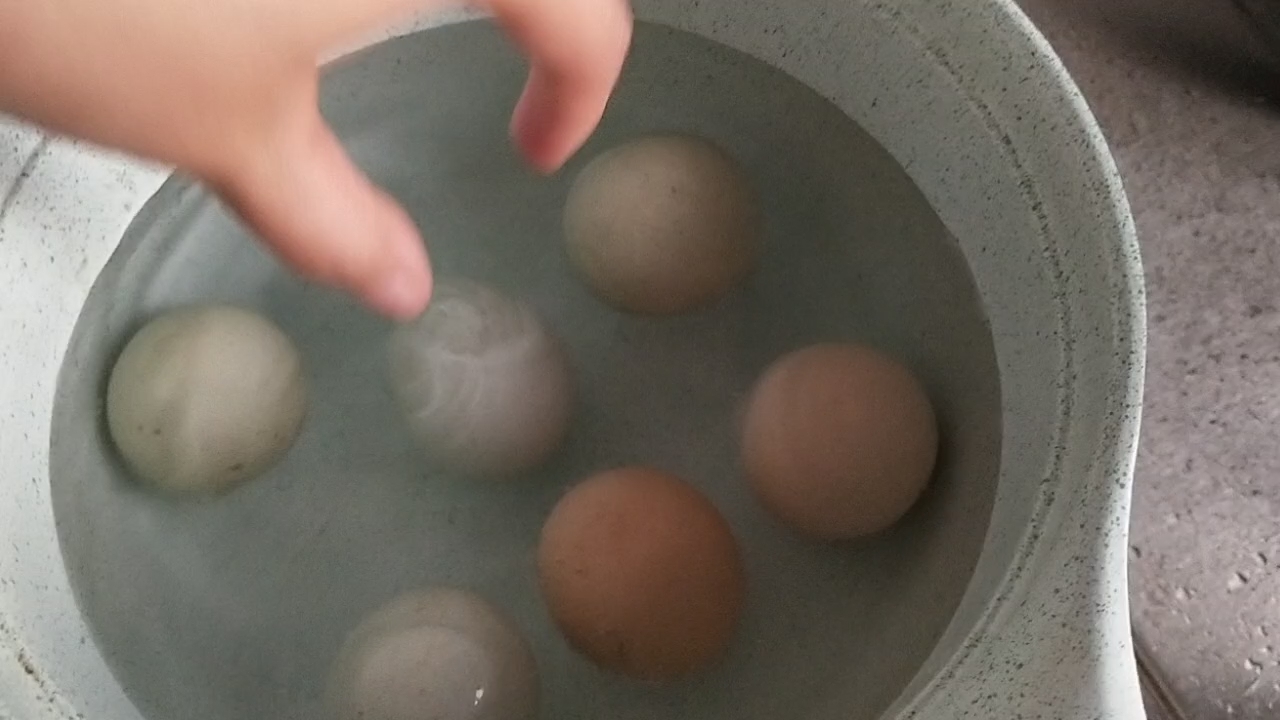 召喚神龍的七龍珠-糖醋雞蛋的做法-酸甜味炸菜譜