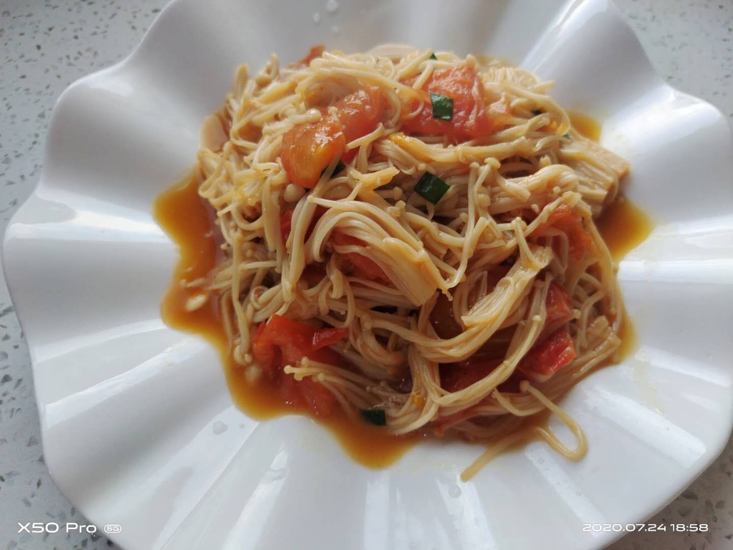 番茄金針菇的做法-酸甜味煮菜譜