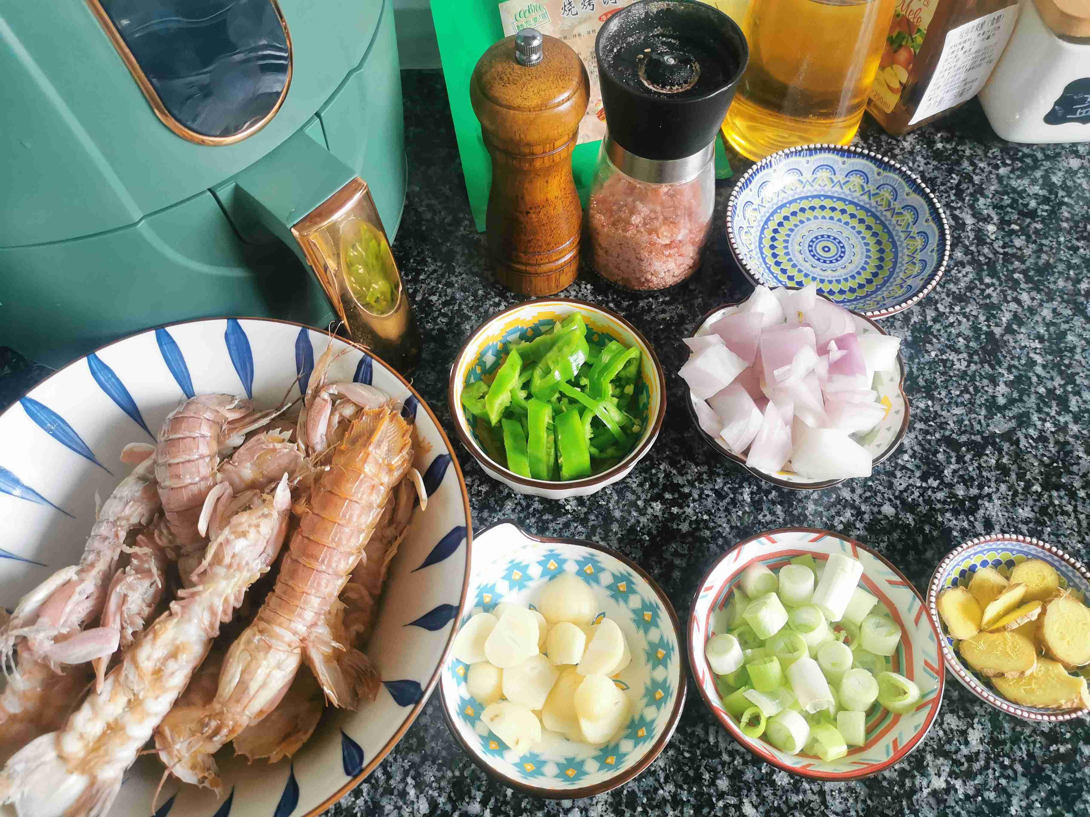 椒鹽皮皮蝦的做法-其它口味炸菜譜