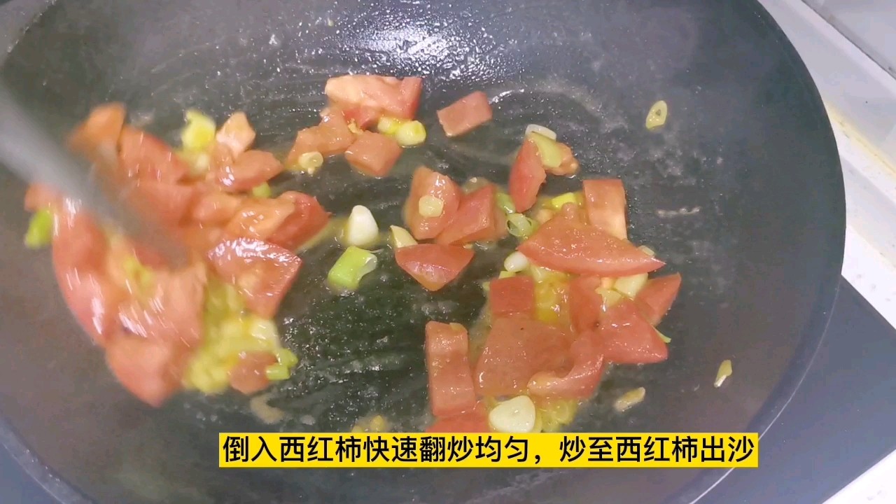 下飯神菜～西紅柿炒雞蛋，大蒜和白糖是提味的關鍵的做法-家常味炒菜譜