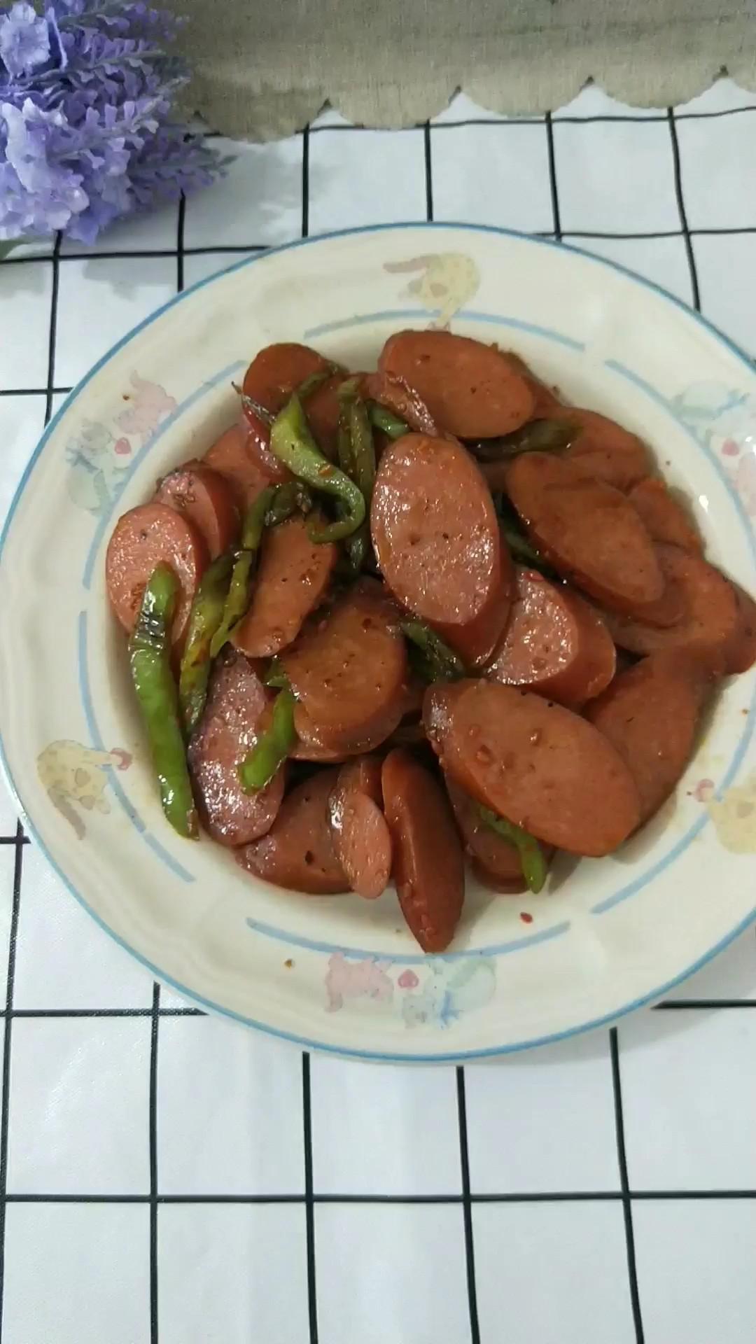 青椒蒜味腸的做法-家常味炒菜譜