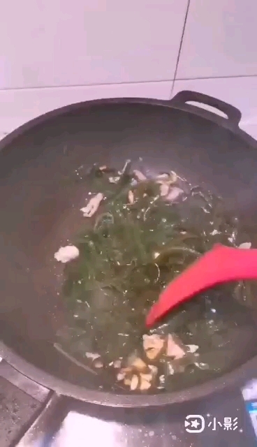 蒜泥海帶絲的做法-家常味炒菜譜