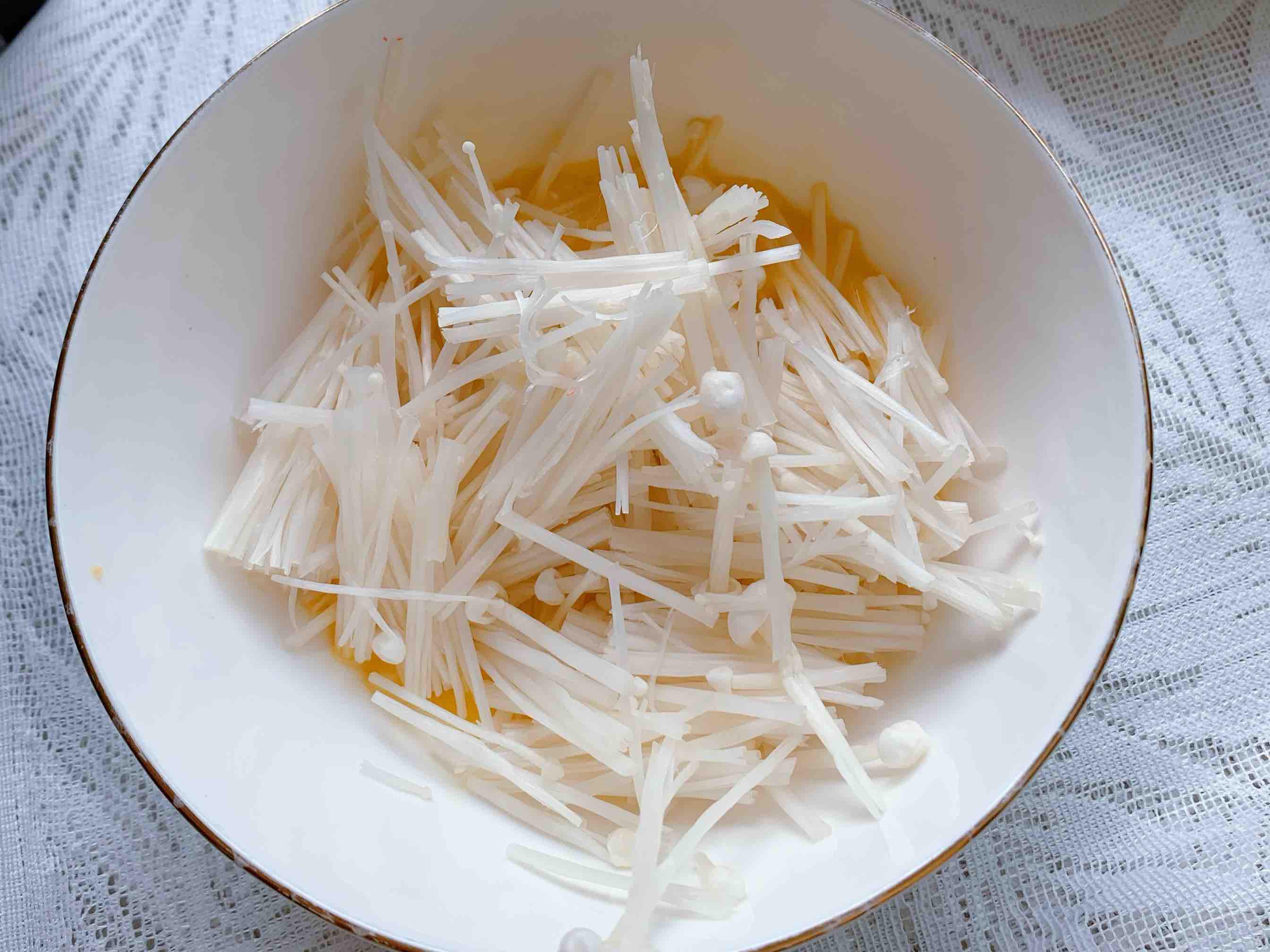 蟹柳金針菇蒸蛋的做法-家常味蒸菜譜
