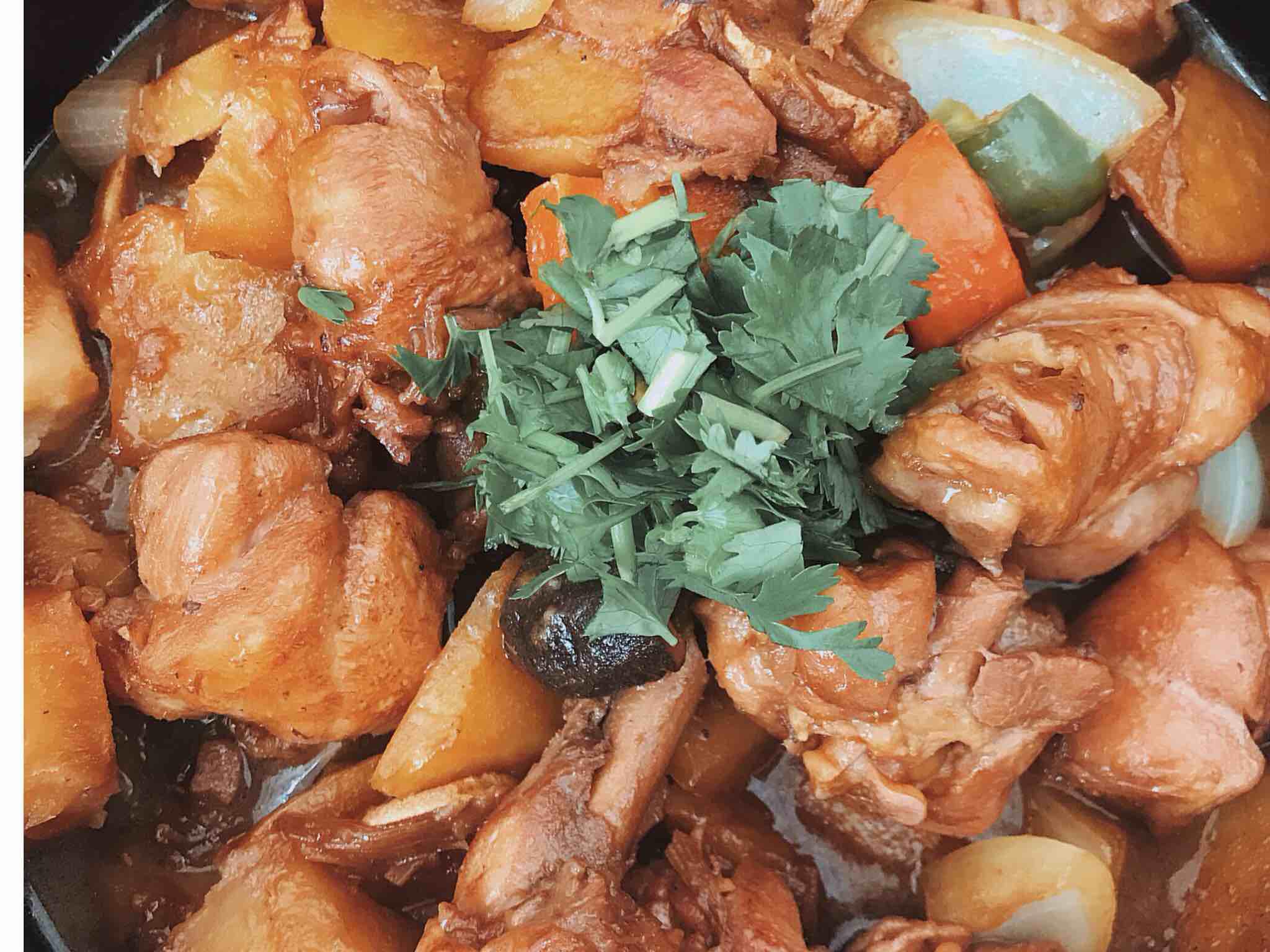 鮮香下飯的土豆燜雞腿的做法-家常味燜菜譜