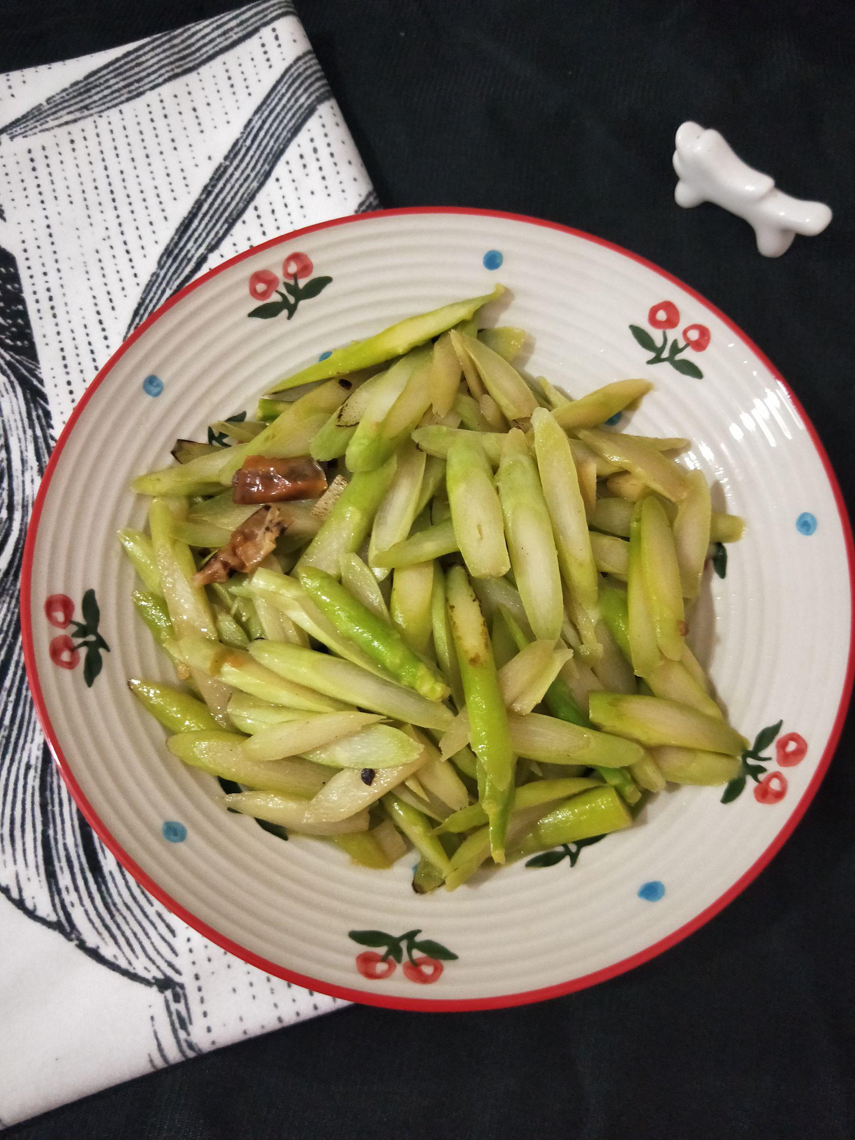 清炒蘆筍的做法-家常味炒菜譜