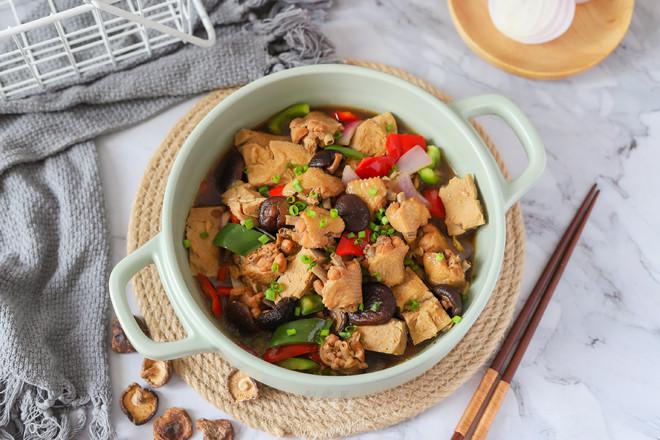 蠔油豆腐雞翅煲的做法-家常味煲菜譜