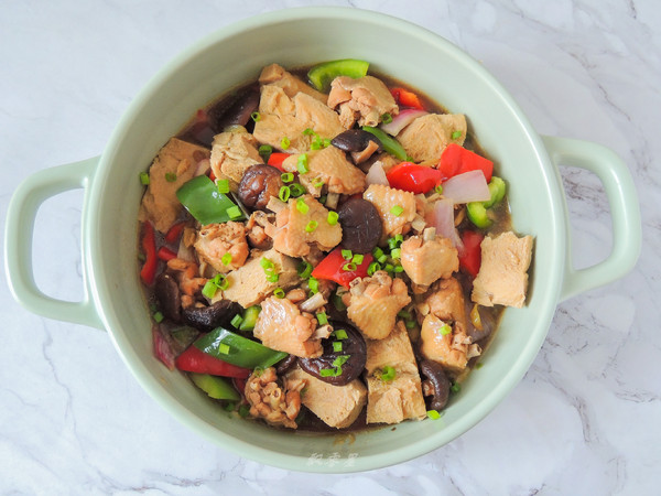 蠔油豆腐雞翅煲的做法-家常味煲菜譜