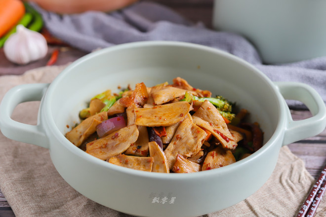 干鍋西藍花杏鮑菇的做法-家常味煮菜譜