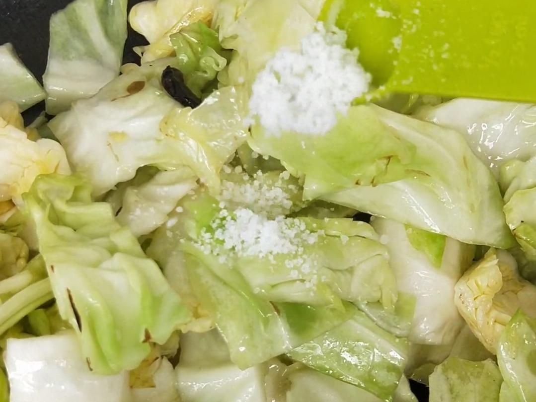 酸辣包菜的做法-酸辣味炒菜譜