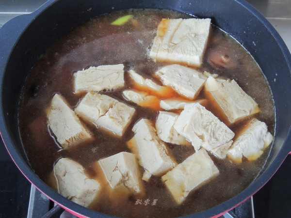 蠔油豆腐雞翅煲的做法-家常味煲菜譜