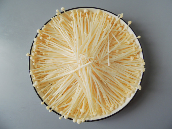 金針菇蒸雞翅的做法-家常味蒸菜譜