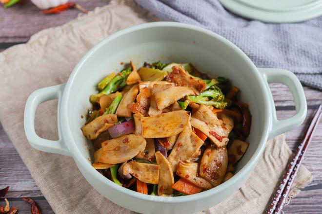 干鍋西藍花杏鮑菇的做法-家常味煮菜譜