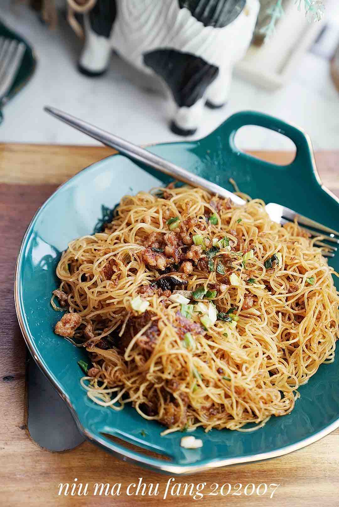 香茹肉末炒粉的做法-家常味炒菜譜