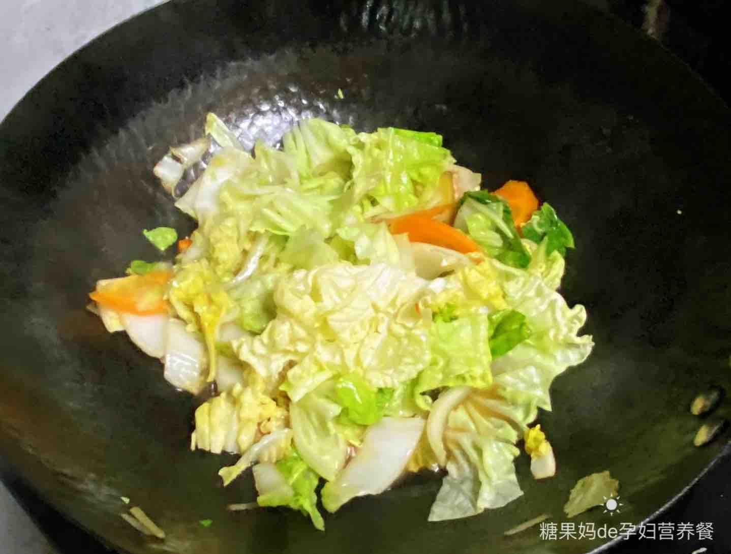 孕婦食譜小白菜炒雞蛋，清新不油膩，營養成分又身心健康～的作法-家常味燒菜譜