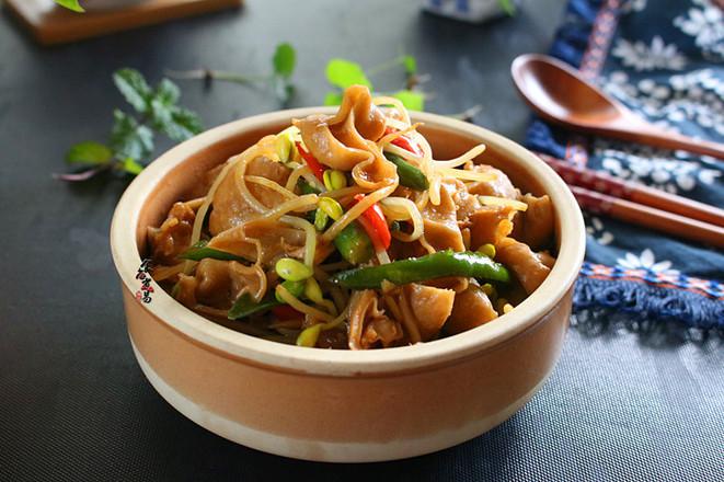 黃豆芽炒鹵水豬大腸的做法-家常味炒菜譜