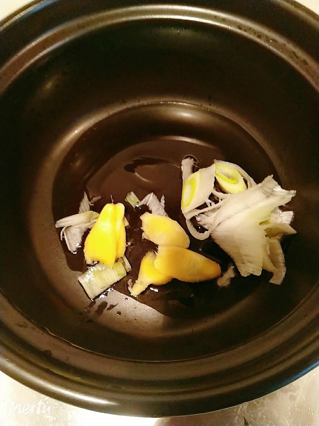 啤酒砂鍋雞翅煲的做法-咸鮮味燉菜譜