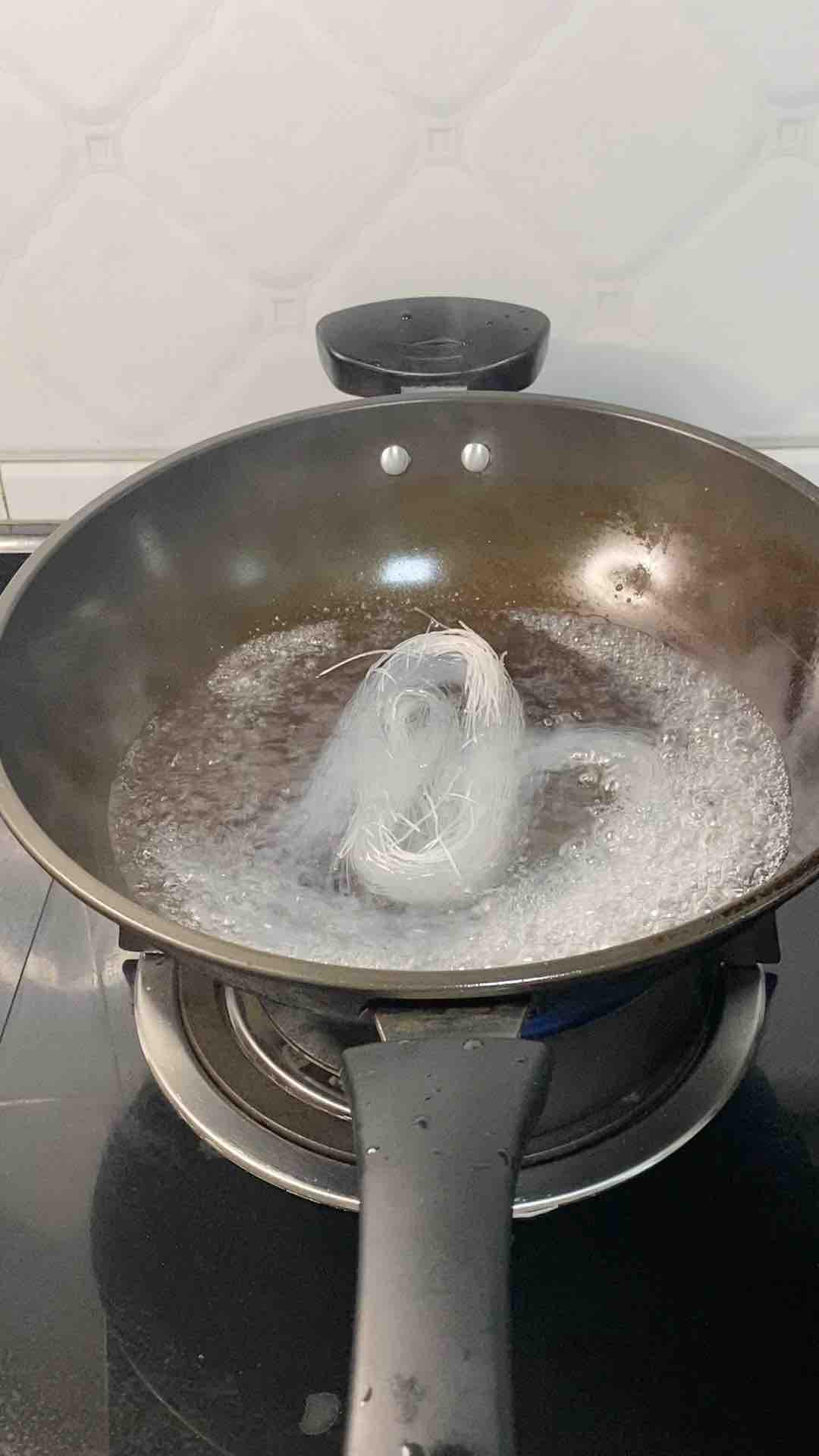 蝦蓉醬涼拌粉絲，美味很開胃的做法-咸鮮味煮菜譜