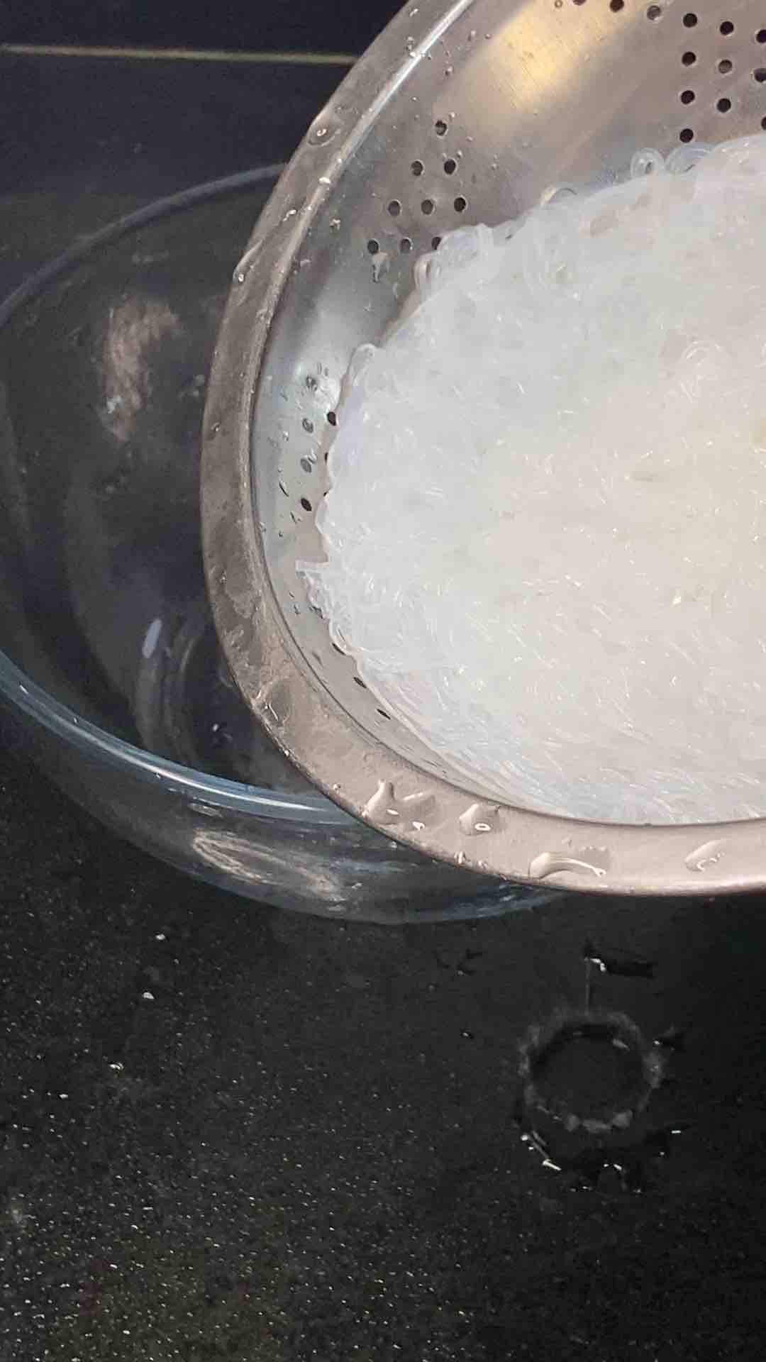 蝦蓉醬涼拌粉絲，美味很開胃的做法-咸鮮味煮菜譜