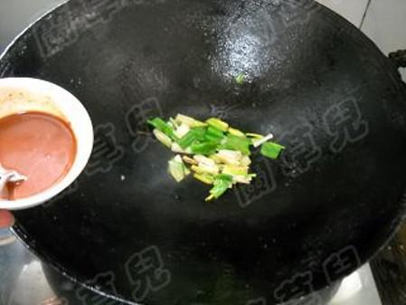 玫瑰腐乳燒鯽魚的做法-醬香味燒菜譜