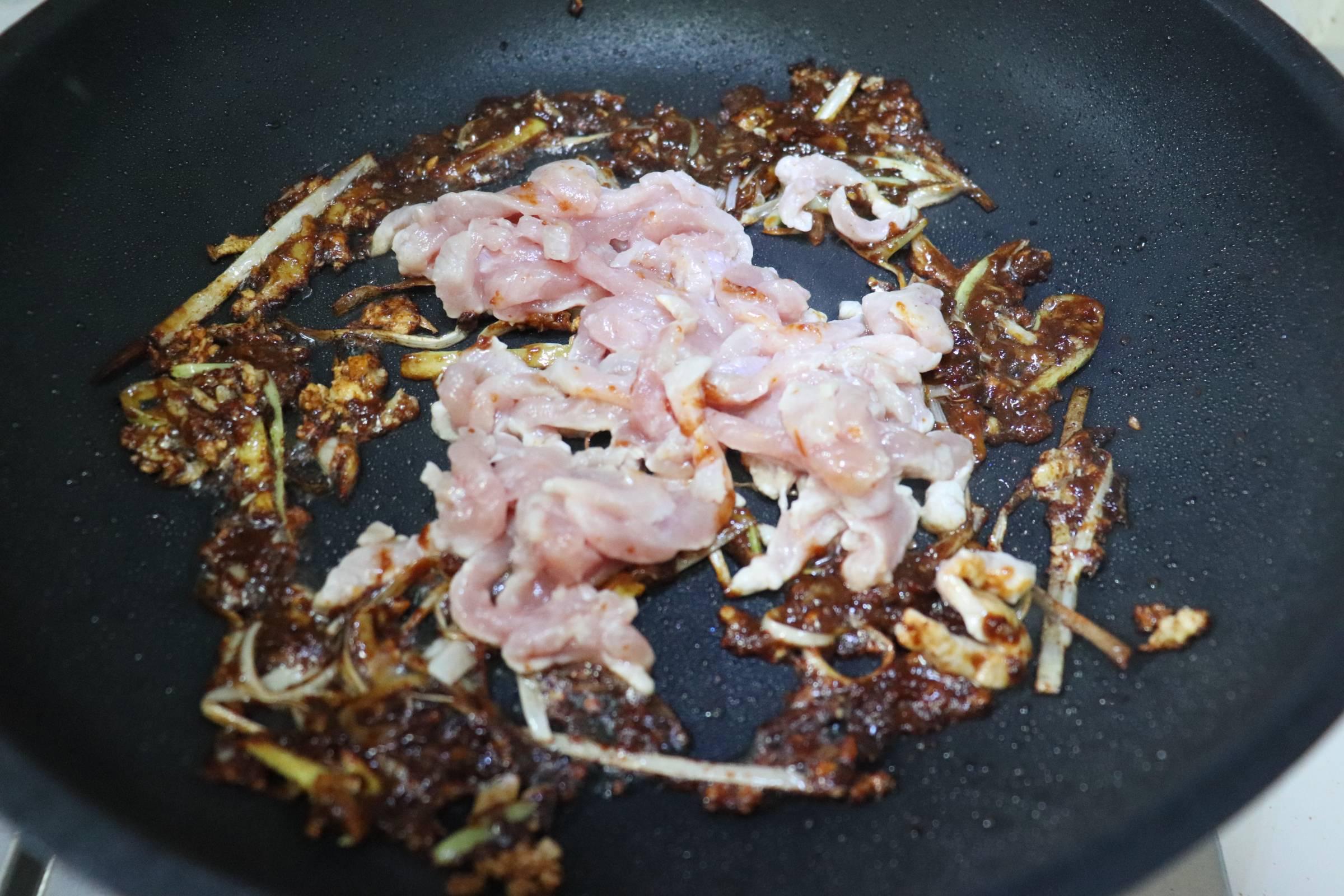 醬香豆角絲的做法-醬香味炒菜譜