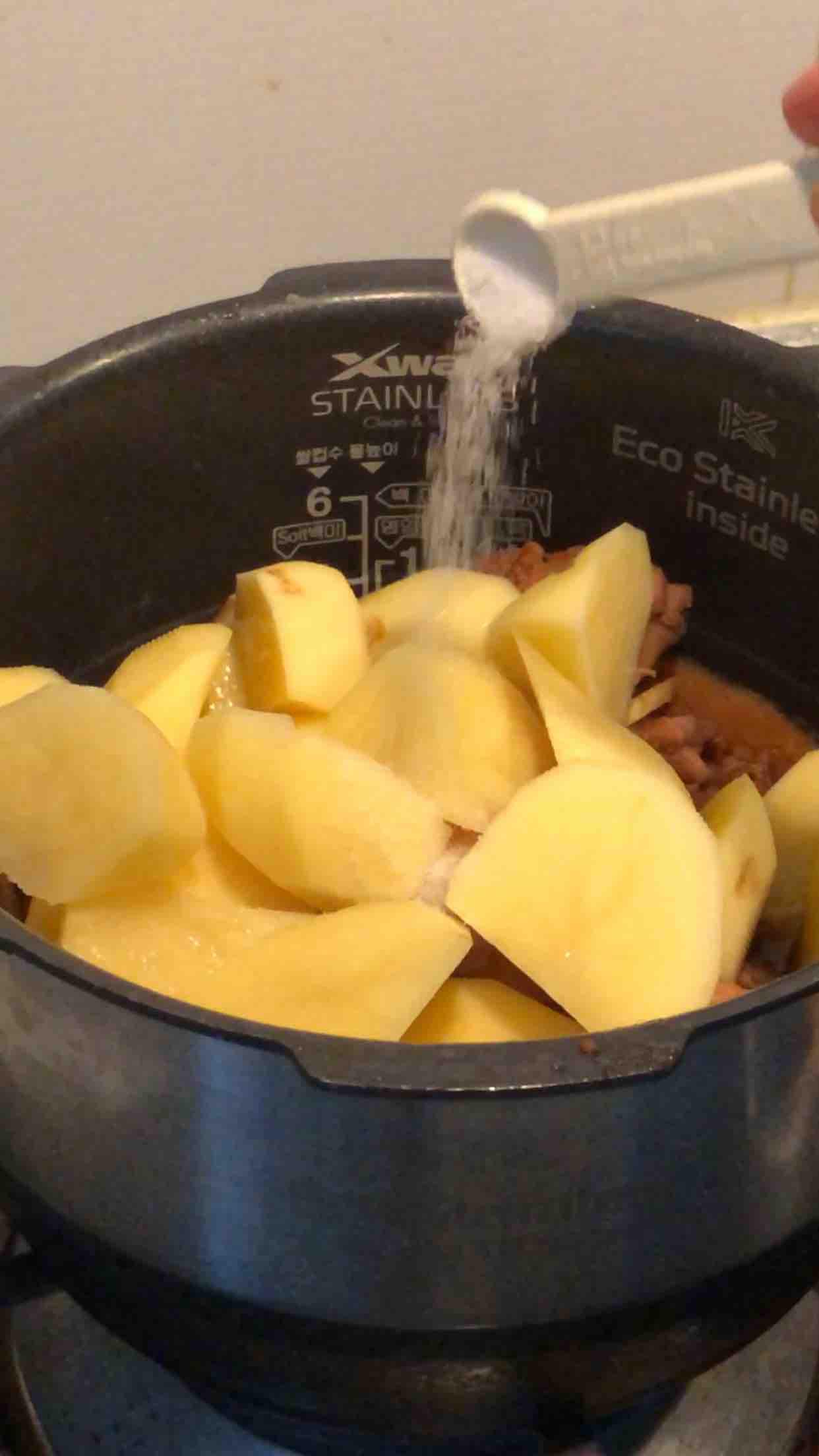 電飯煲燉雞的做法-咸鮮味燉菜譜