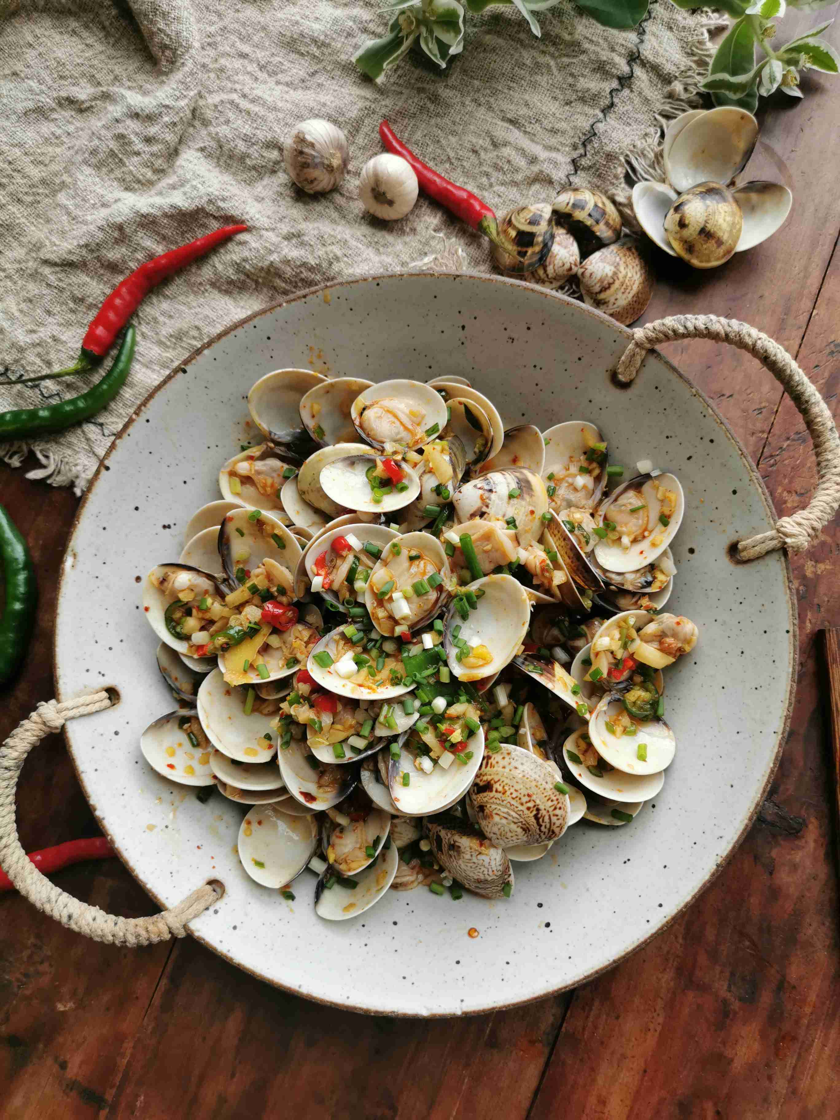 涼拌花蛤的做法-香辣味拌菜譜