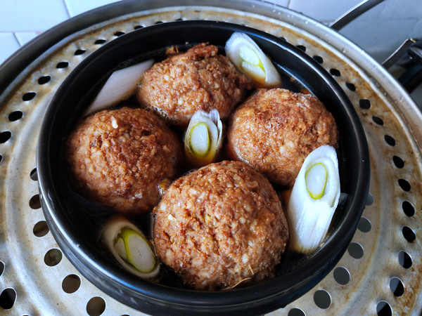 蒸牛肉獅子頭的做法-家常味蒸菜譜