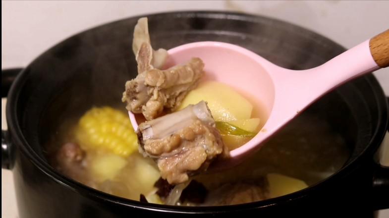 清湯玉米燉排骨的做法-家常味燉菜譜