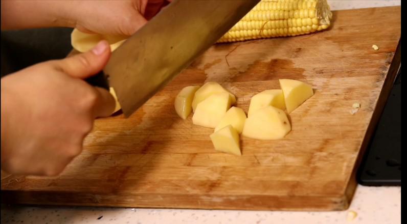 清湯玉米燉排骨的做法-家常味燉菜譜