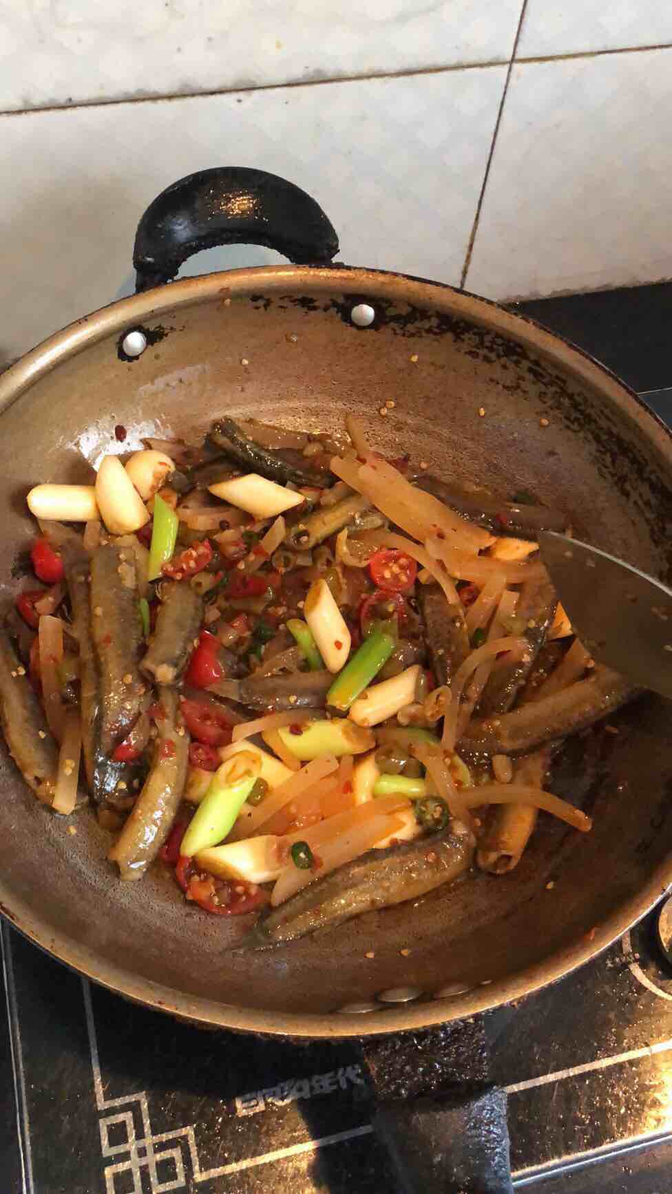 泡椒泥鰍的做法-酸辣味燒菜譜