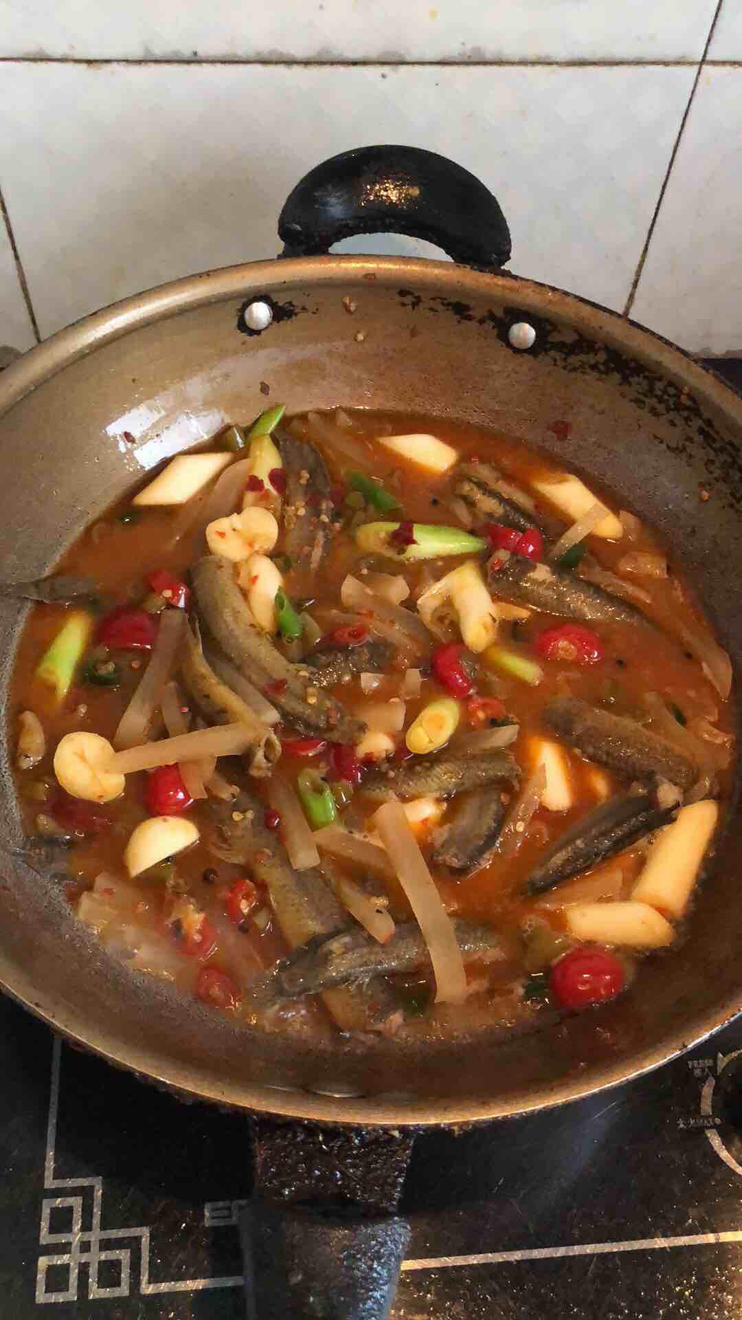 泡椒泥鰍的做法-酸辣味燒菜譜