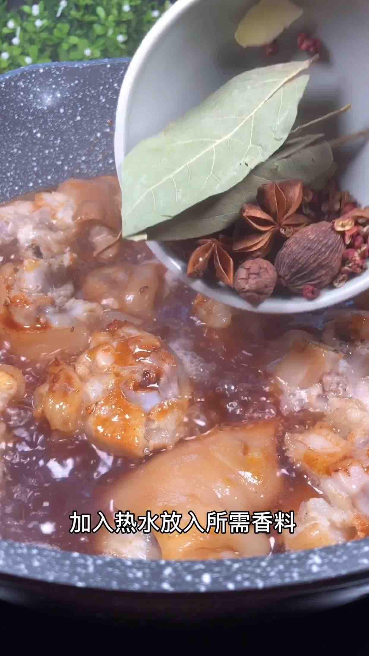 豬蹄燜黃豆的做法-家常味燉菜譜