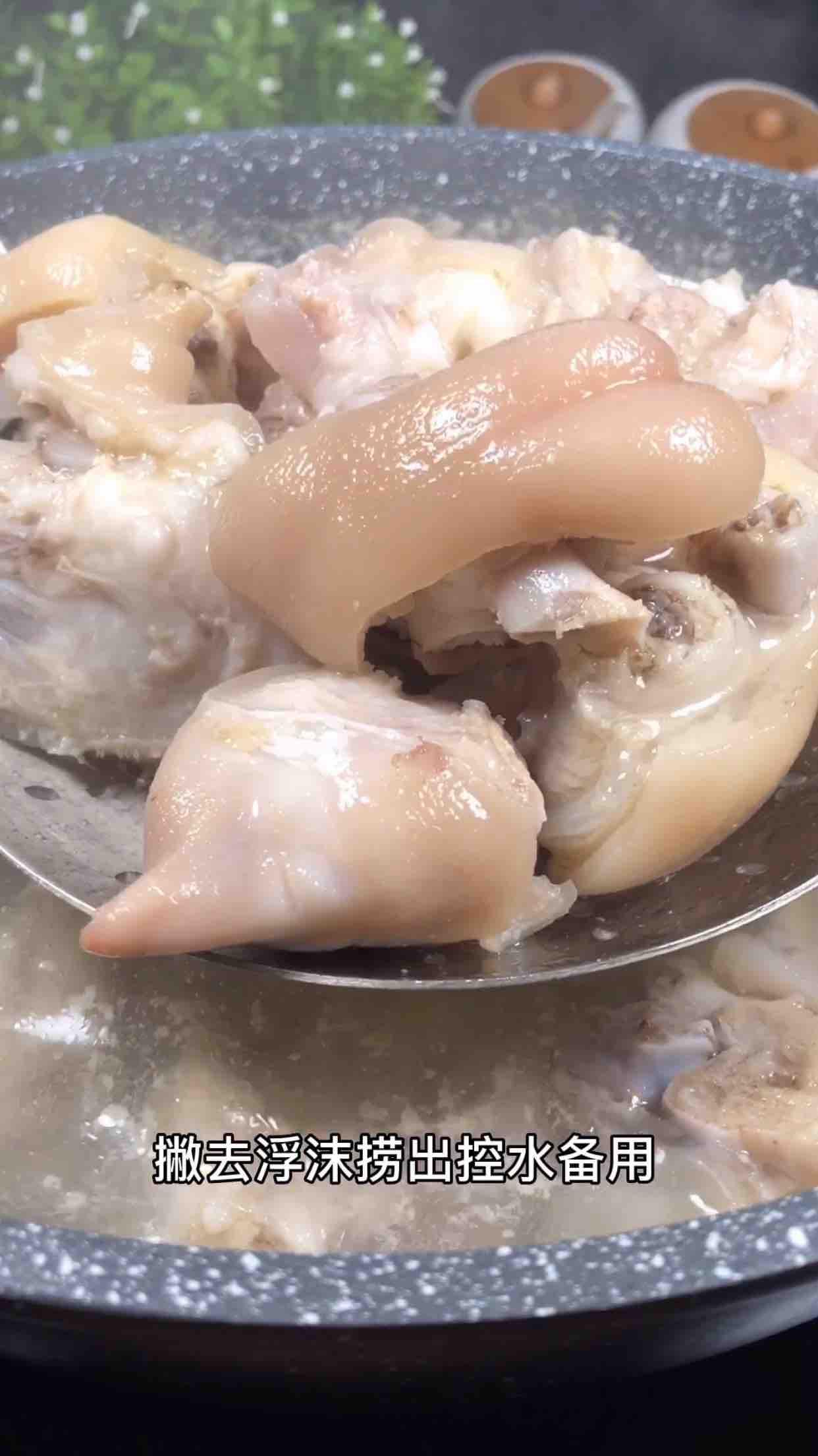 豬蹄燜黃豆的做法-家常味燉菜譜