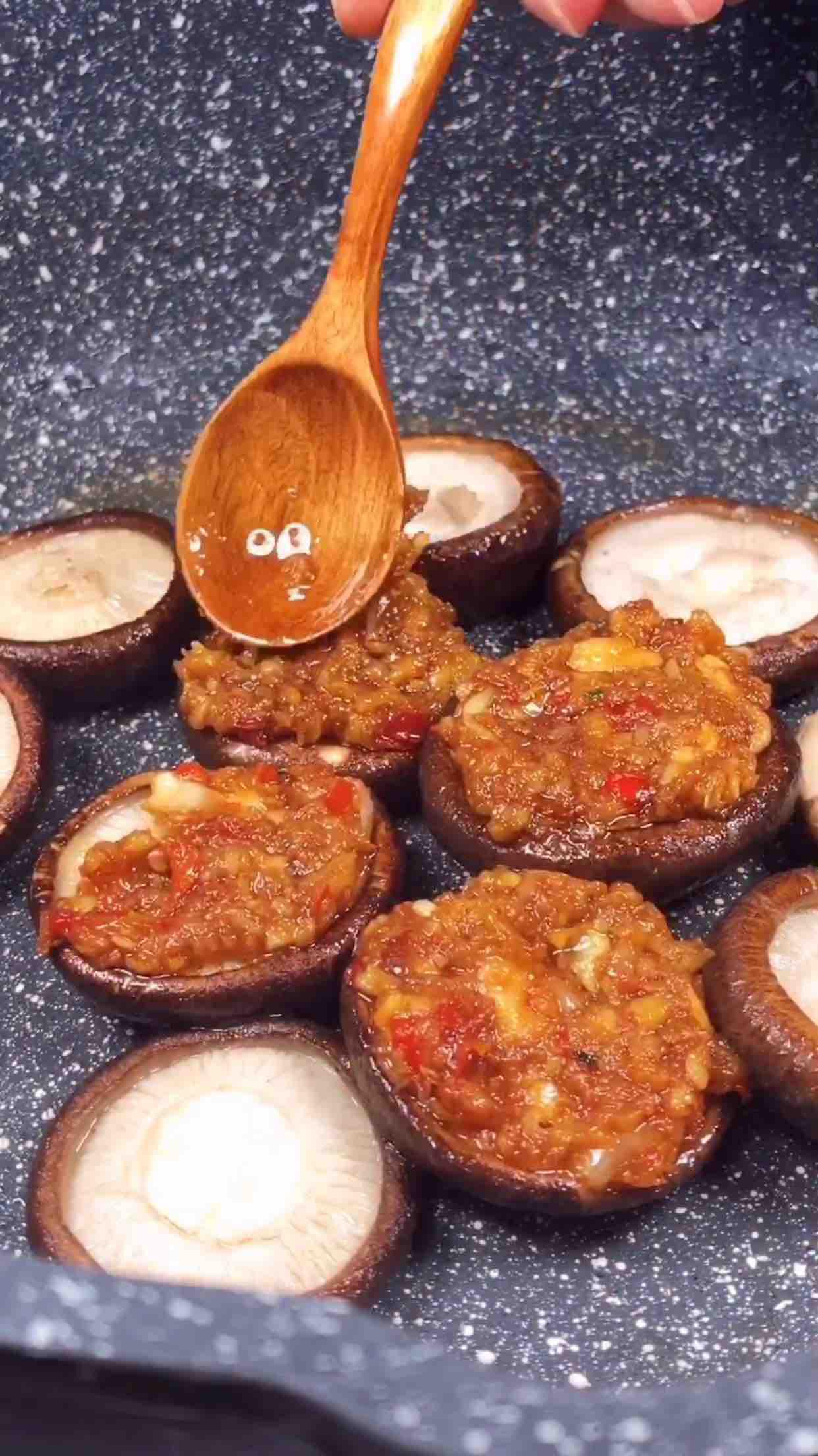 蒜蓉香菇的做法-蒜香味煎菜譜