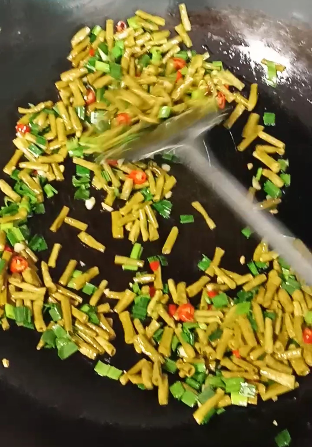 蒜香酸豆角的做法-酸辣味炒菜譜