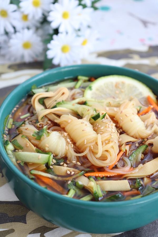 涼拌魔芋絲，清新爽口超開胃的做法-家常味拌菜譜