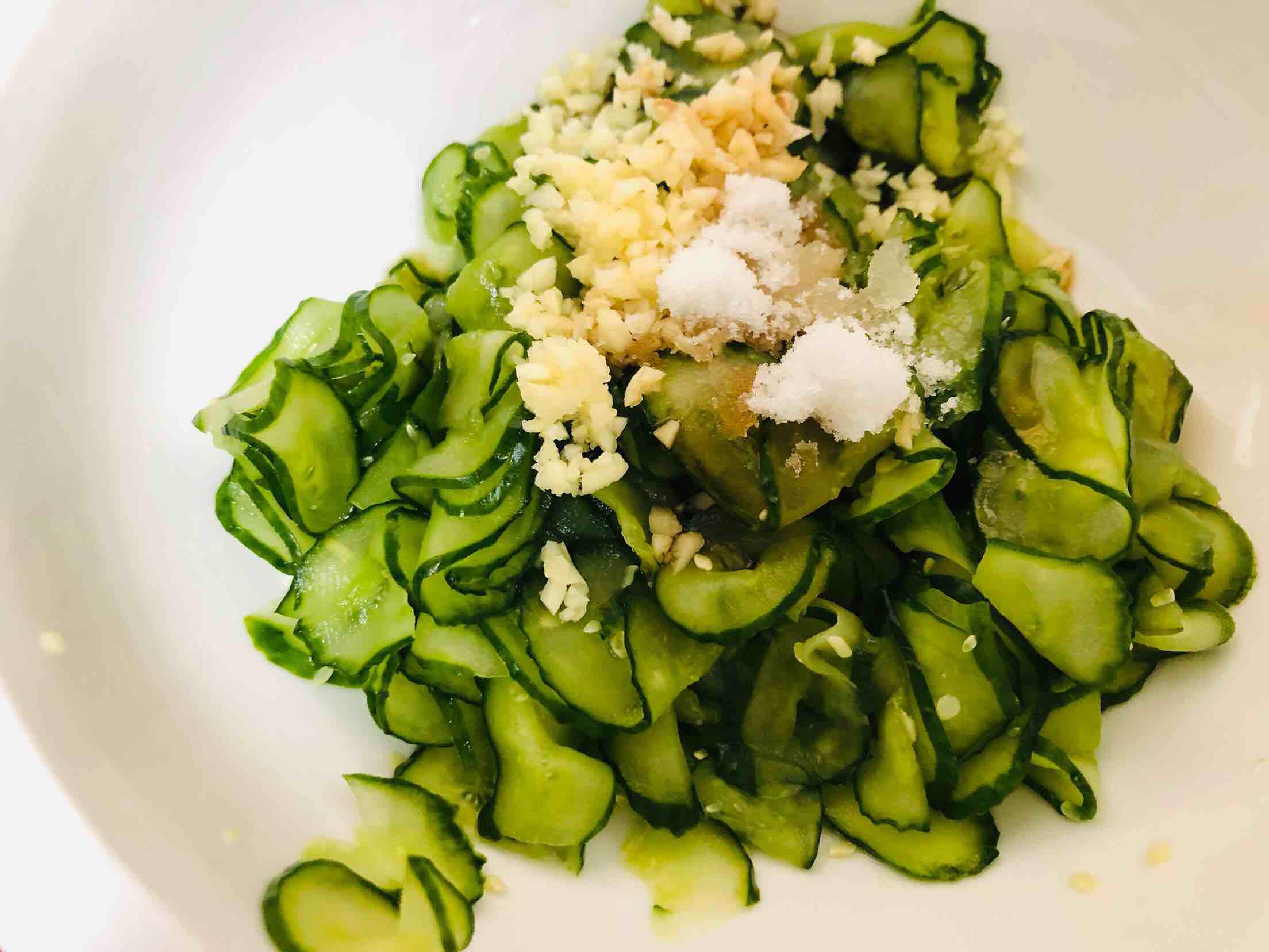 涼拌黃瓜的做法-酸甜味拌菜譜