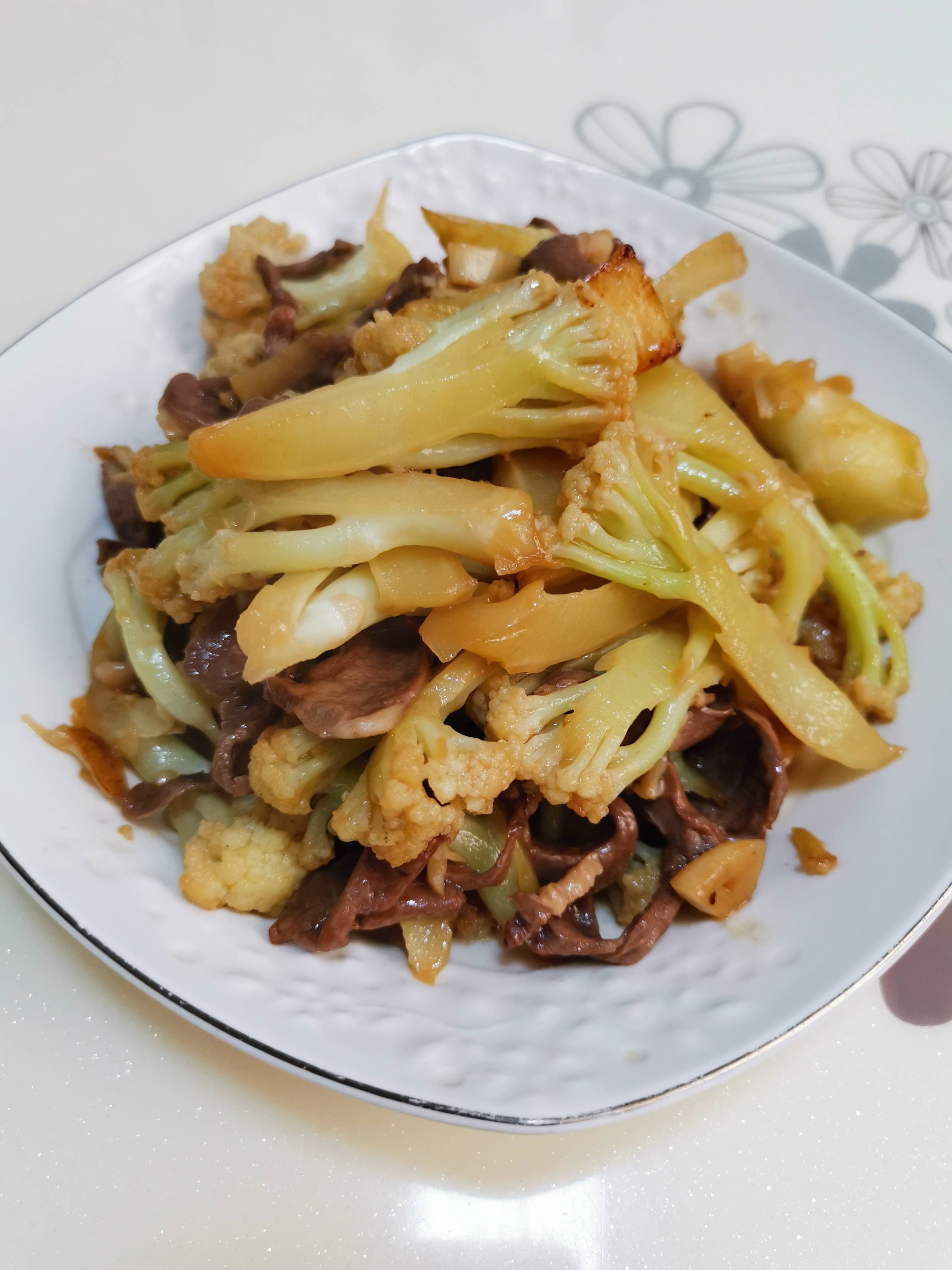 花菜炒豬心的做法-家常味炒菜譜