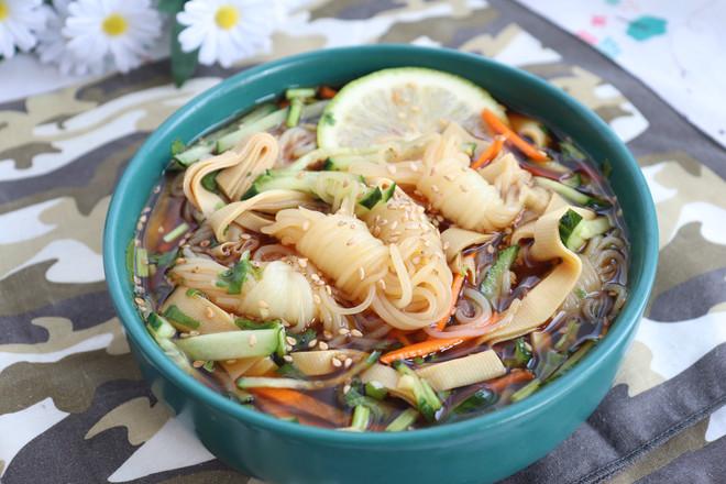 涼拌魔芋絲，清新爽口超開胃的做法-家常味拌菜譜