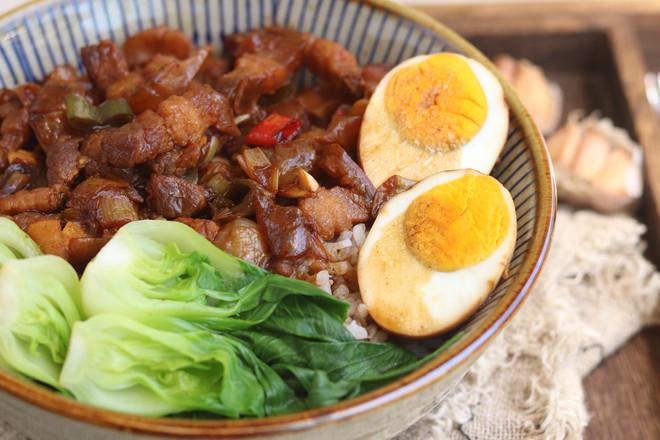 五花肉鹵蛋的做法-五香味燉菜譜