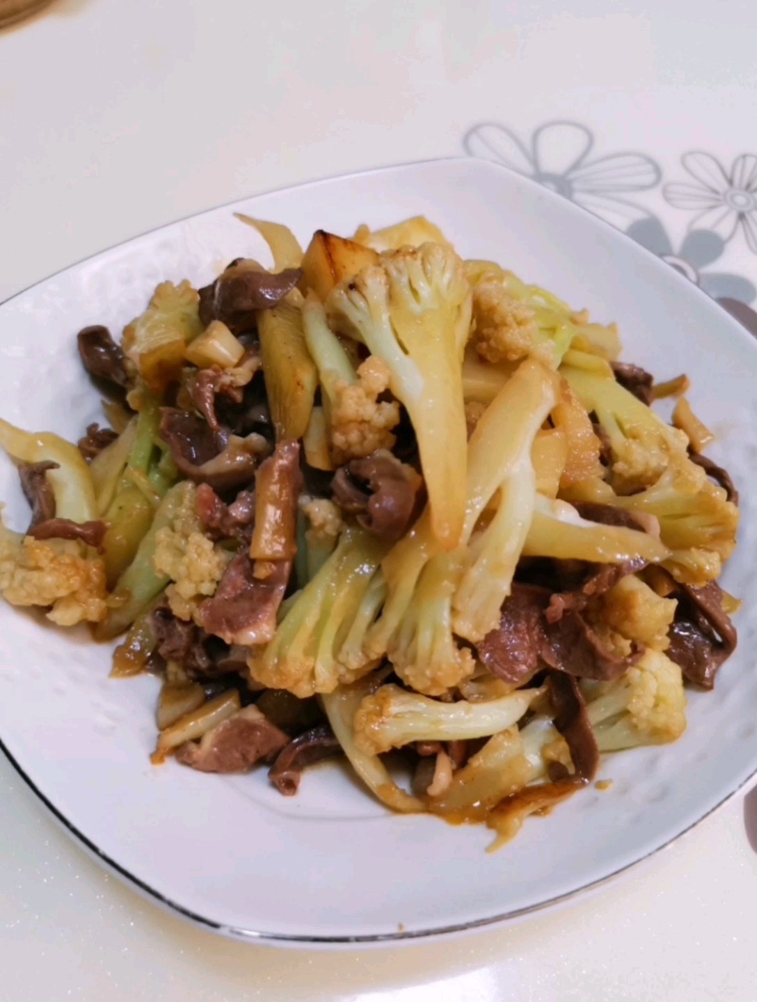 花菜炒豬心的做法-家常味炒菜譜